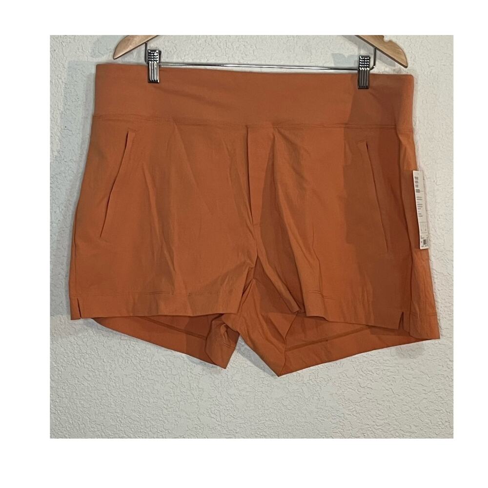 NWT Trekkie North Short Hiking Travel Activewear Athlesiure Outdoors Casual